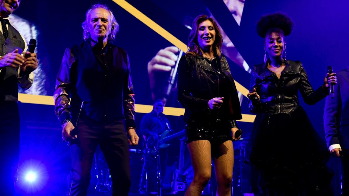 PHOTOS VIDEOS. Ils ont chant vibr et dans au Millesium d